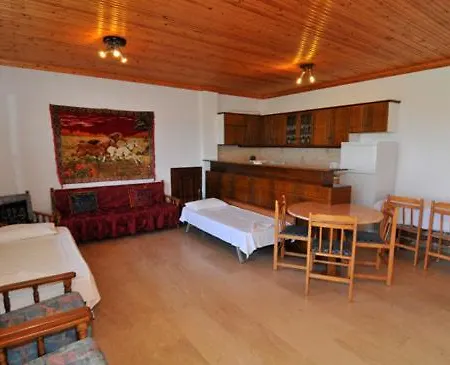 Coral Hotel 2*