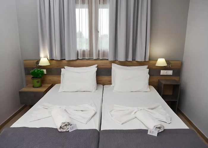 Coral Скала-Рахониу